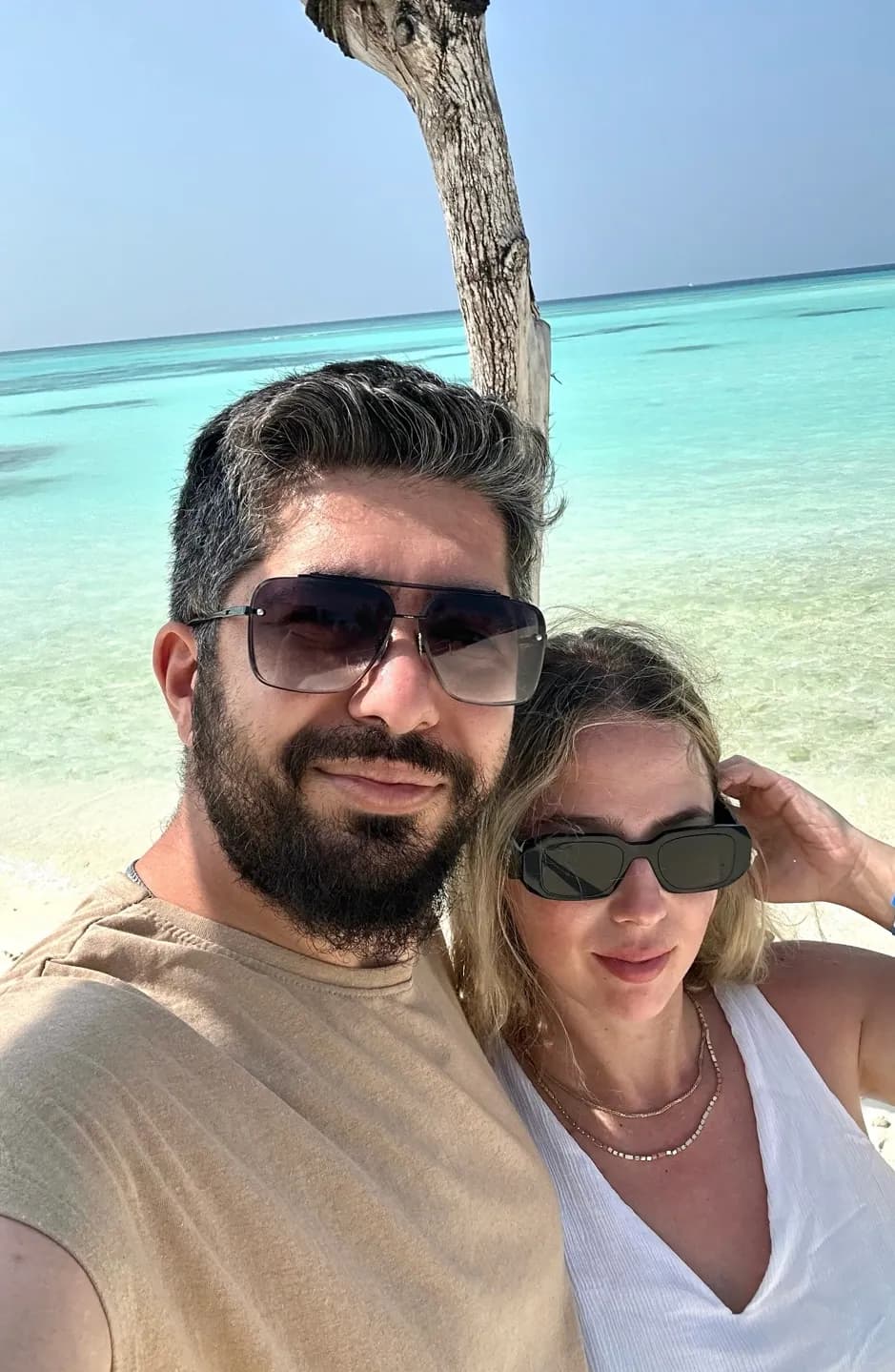 Yağmur ve Batuhan Maldivler sahilinde birlikte