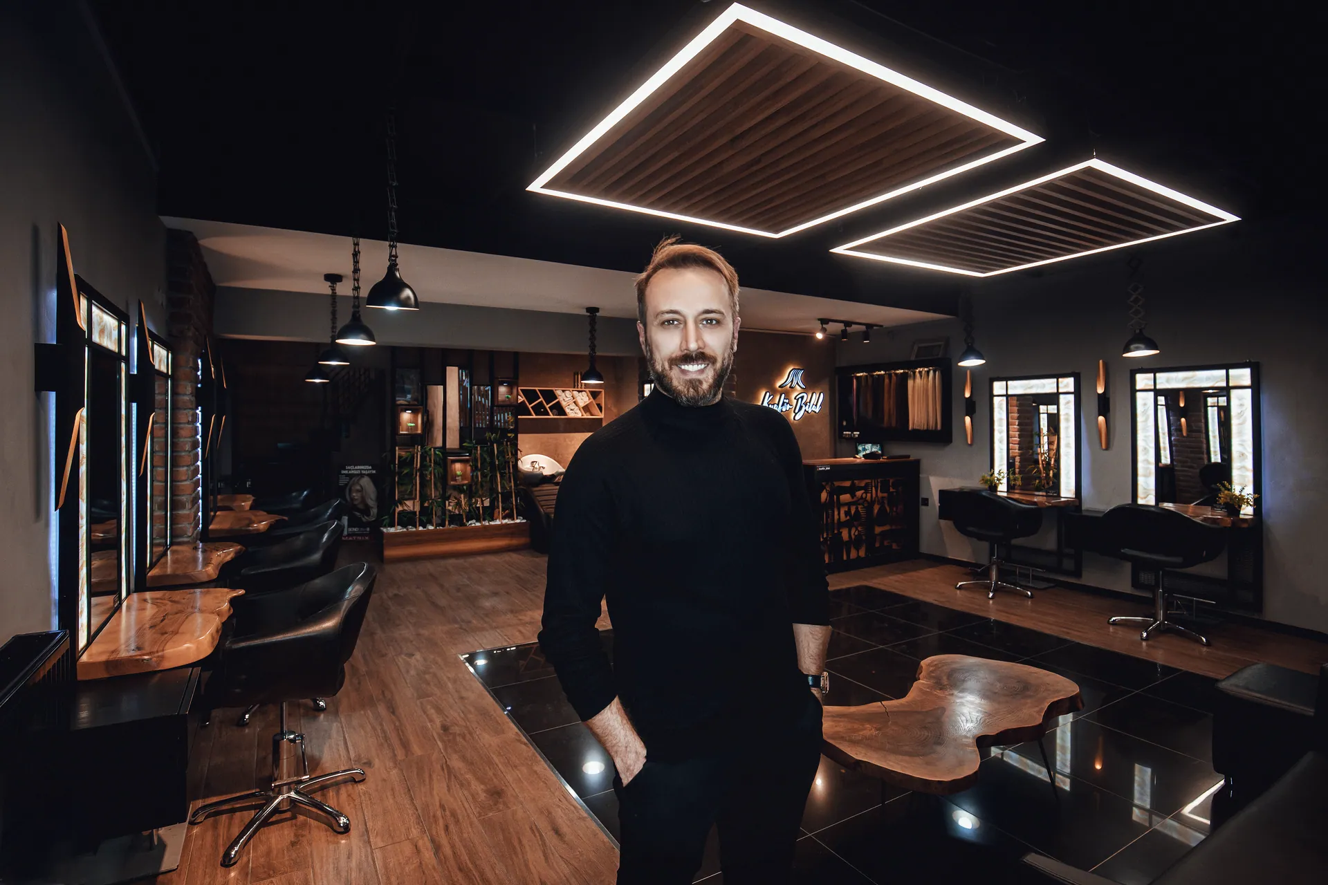 Kuaför Bilal’in salonundan portre